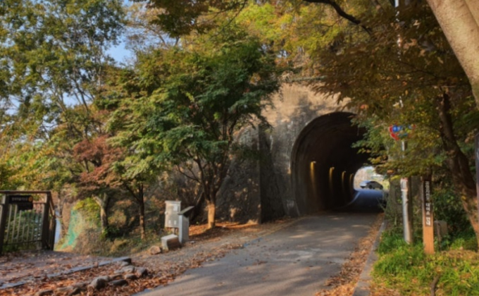 l014-jeonju-hanbyeokgul-tunnel 01