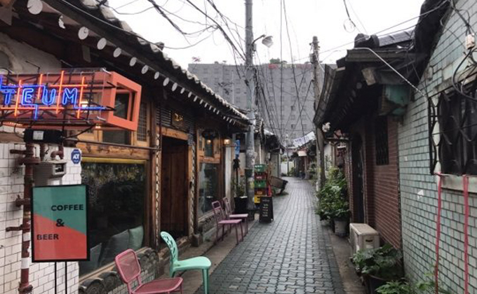 l031-seoul-ikseon-dong-hanok-street 02