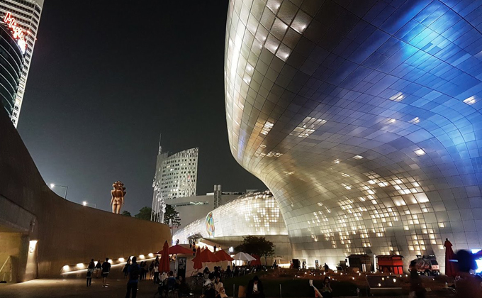 l038-seoul-ddp-dongdaemun-design-plaza 01