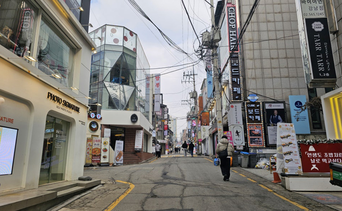 l040-seoul-gangnam-style-statue 02