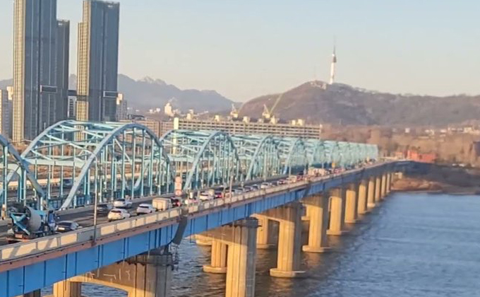 l068-seoul-dongjak-bridge-cloud-cafe 01
