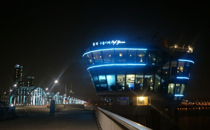 l068-seoul-dongjak-bridge-cloud-cafe 02
