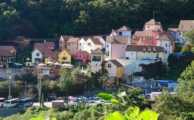 l022-gapyeong-petite-france 01