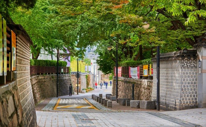 l058-seoul-bukchon-hanok-village 01